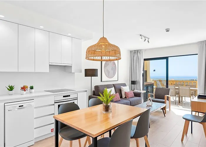 Ramada Residences By Wyndham Tenerife Szálloda 3*