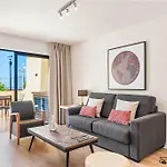 Ramada Residences By Wyndham Tenerife 4* 아데제