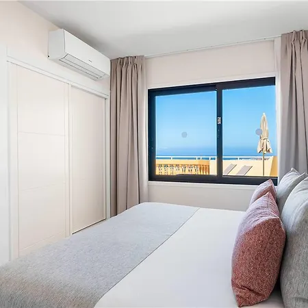 Ramada Residences By Wyndham Tenerife מלון 4*