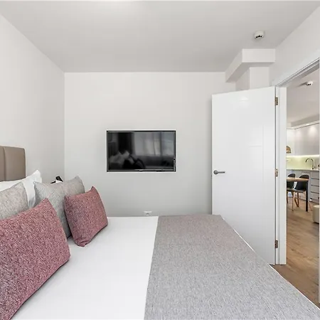 Ramada Residences By Wyndham Tenerife מלון