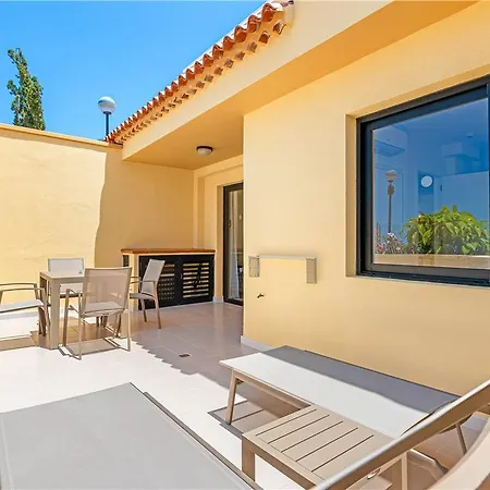 ホテル Ramada Residences By Wyndham Tenerife