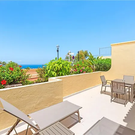 ホテル Ramada Residences By Wyndham Tenerife アデヘ