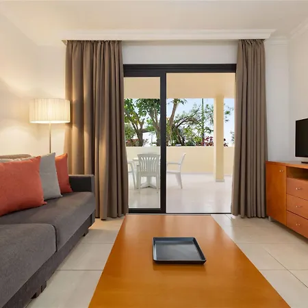ホテル Ramada Residences By Wyndham Tenerife アデヘ